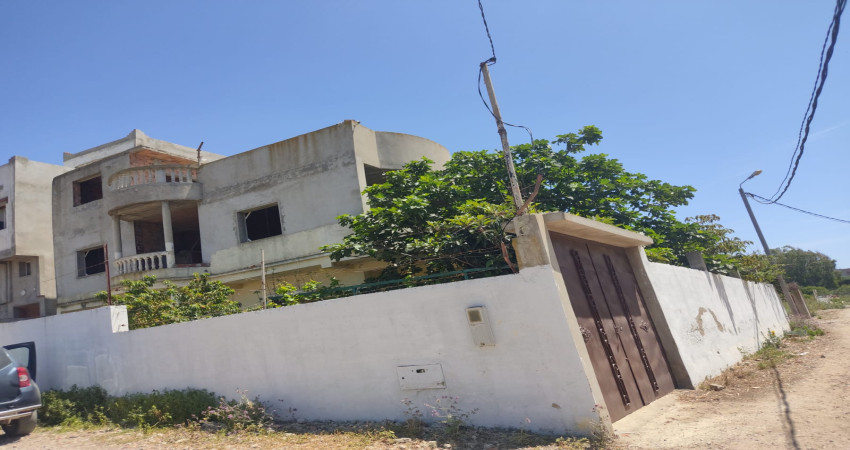 Villa for sale in Hajrieen near Sidi Kacem beach 